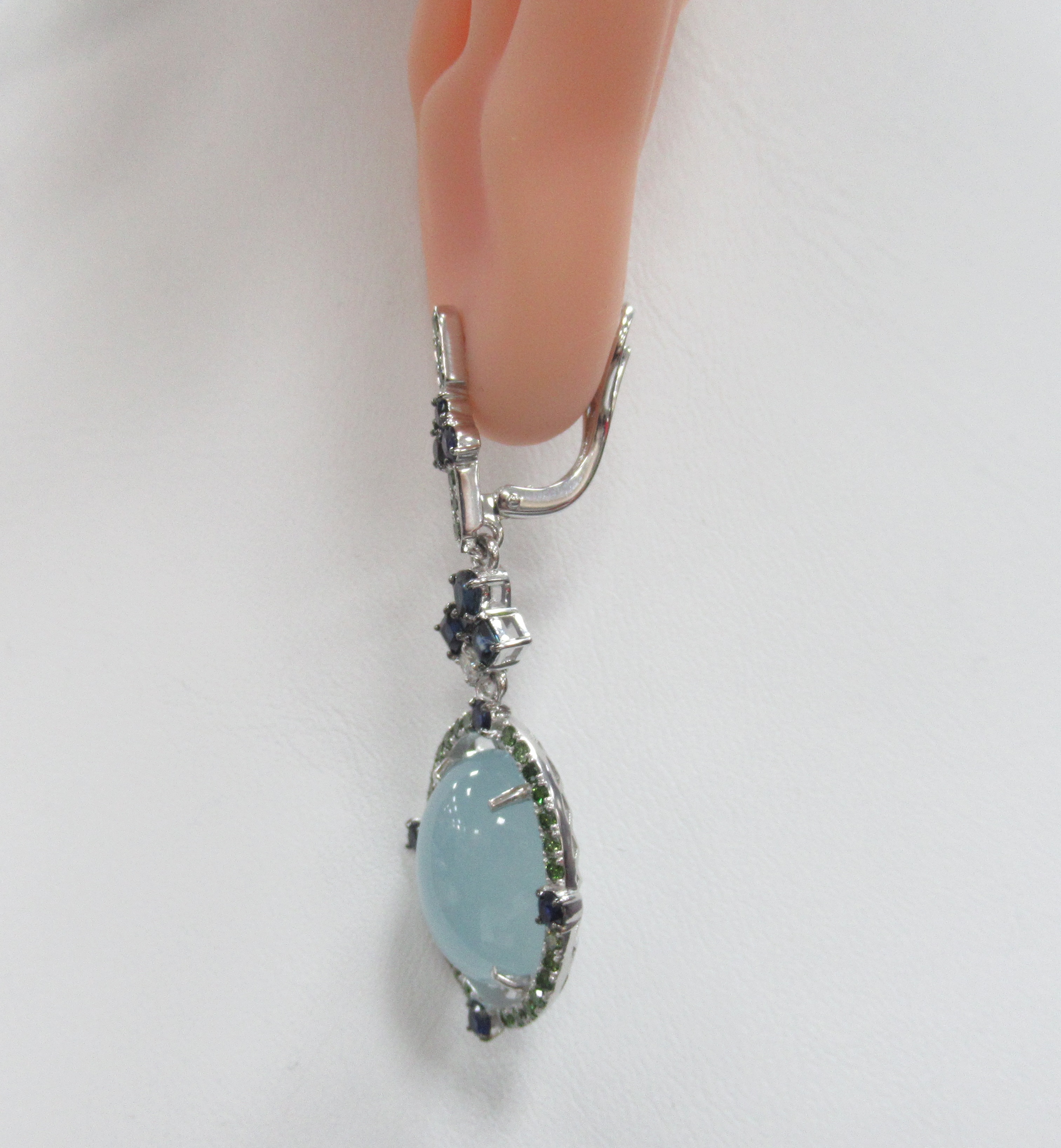 Серьги из белого золота с аквамаринами